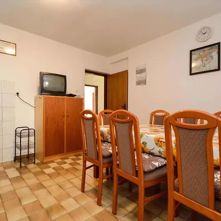 Apartment In Pula 17 Veruda
