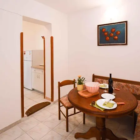 In Pula 17 Apartment *