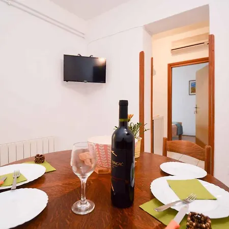Apartment In Pula 17 Veruda