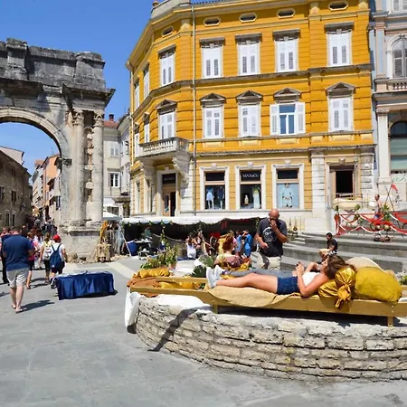 Apartment In Pula 17 *