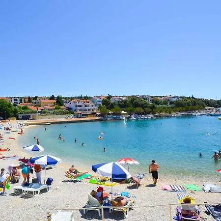 In Pula 17 *