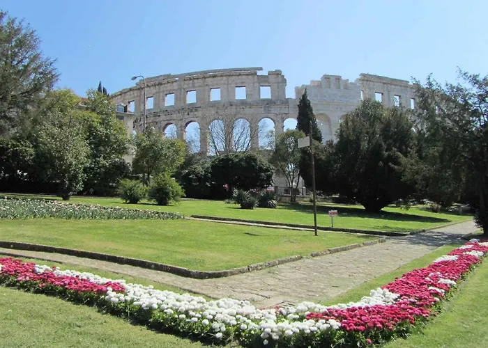In 17 * Pula