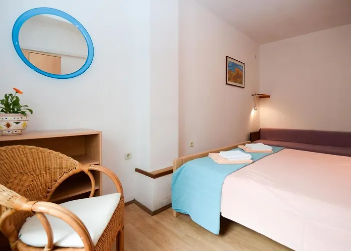 Apartment In 17