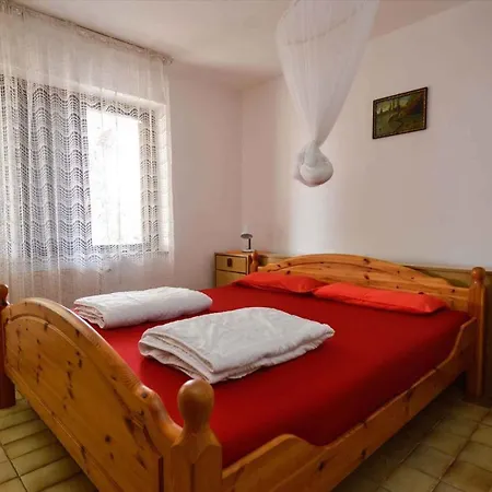Apartament In 17 Pula